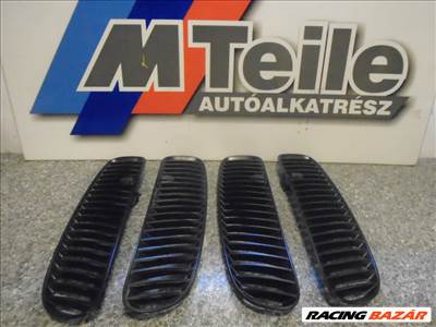 ÁR / DB [GYÁRI ÚJ] BMW - GITTER, MOSÓVAL | E53 LCI / X5 | 2004 | 51137113727 